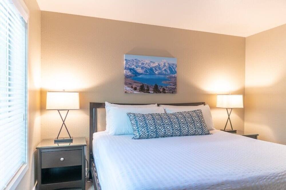 Photo of Bedroom in Wapato Point