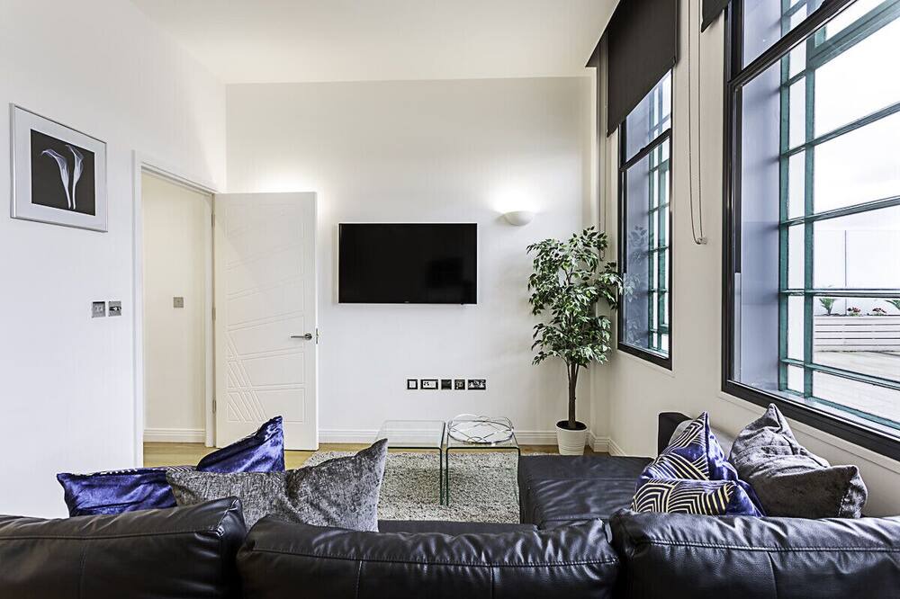 Photo of Livingroom in London Borough of Ealing