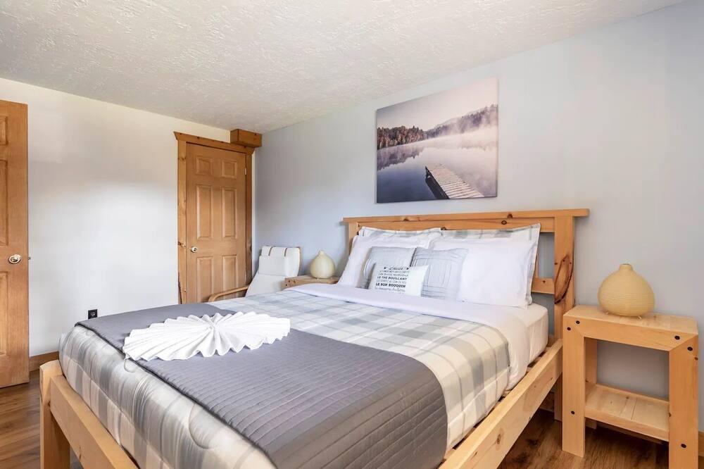 Photo of Bedroom in Pine Hill