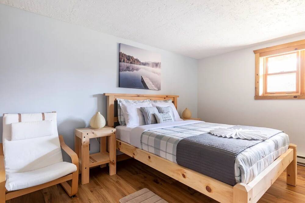 Photo of Bedroom in Pine Hill