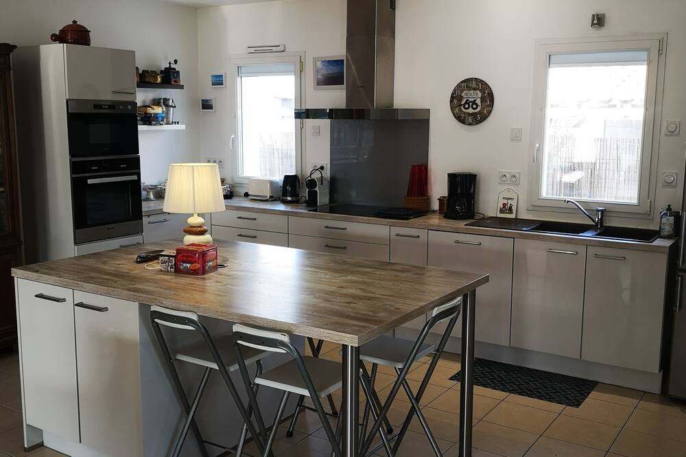 Photo of Kitchen in LʼIle-dʼOlonne