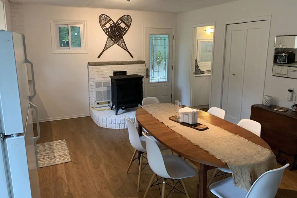 Photo of Livingroom in West Grey