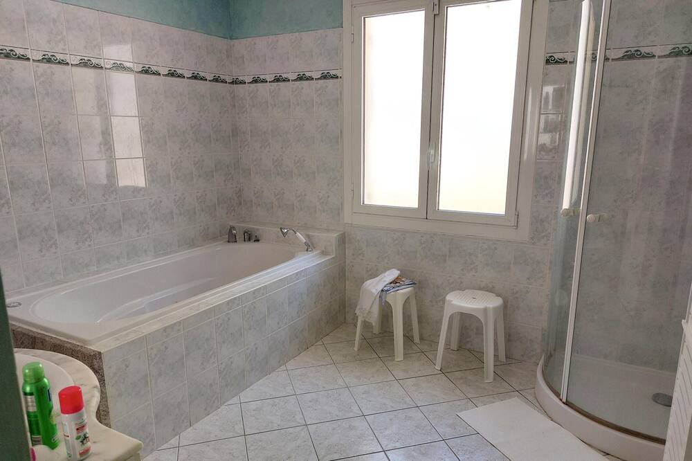 Photo of Bathroom in Saint-Nazaire