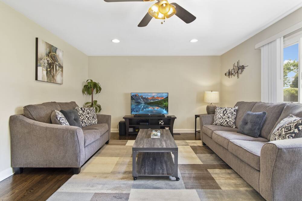 Photo of Livingroom in Des Plaines