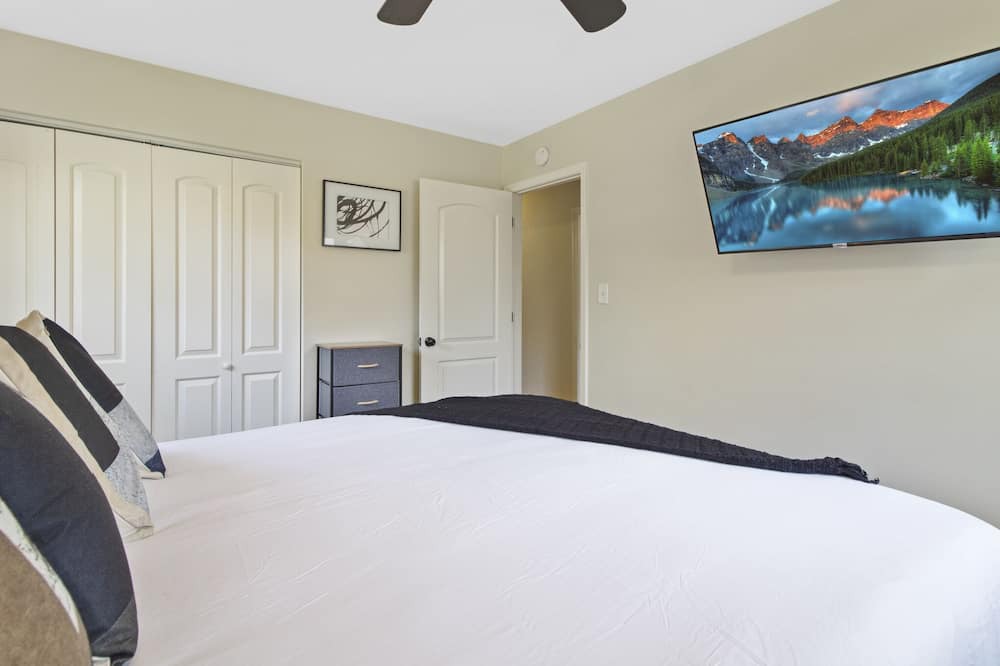 Photo of Bedroom in Des Plaines