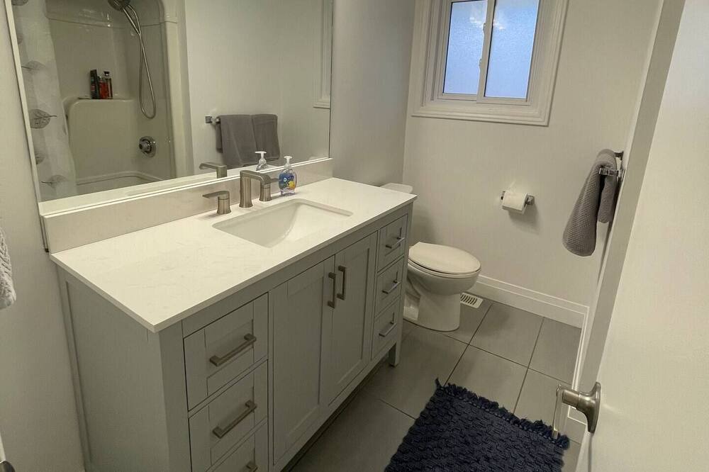 Photo of Bathroom in Byron