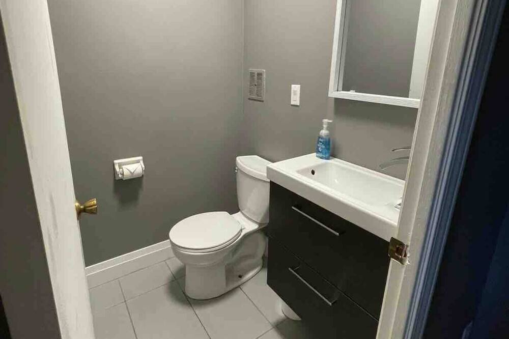 Photo of Bathroom in Byron