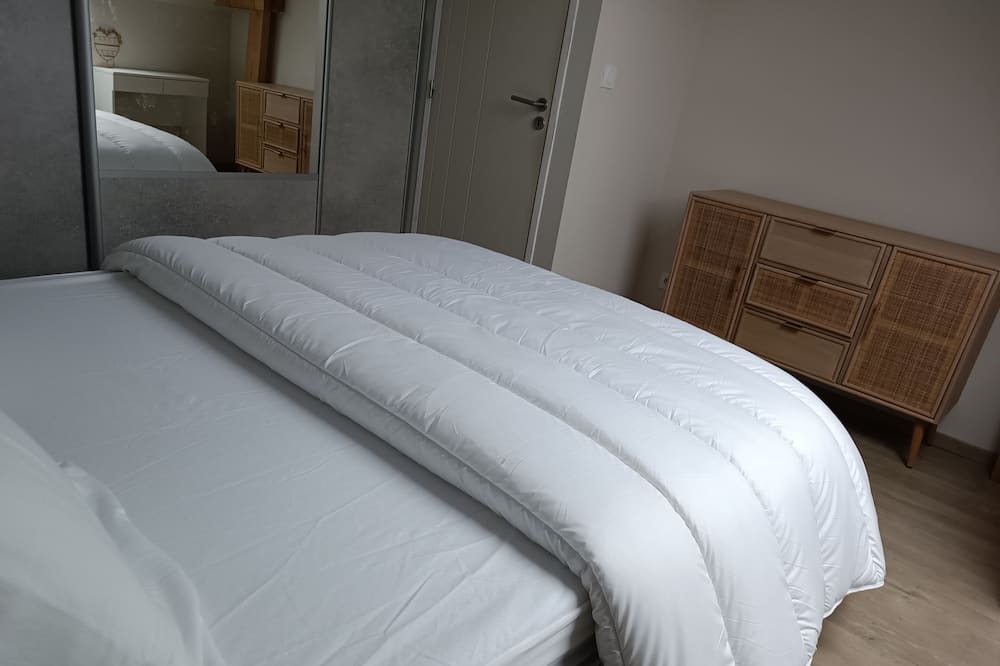 Photo of Bedroom in Saint-Samson-sur-Rance