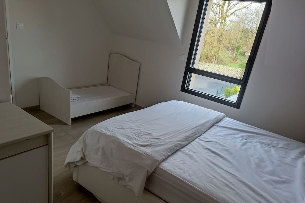 Photo of Bedroom in Saint-Samson-sur-Rance