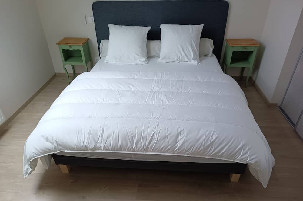 Photo of Bedroom in Saint-Samson-sur-Rance