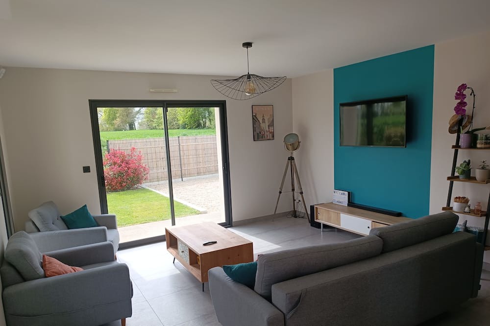 Photo of Livingroom in Saint-Samson-sur-Rance
