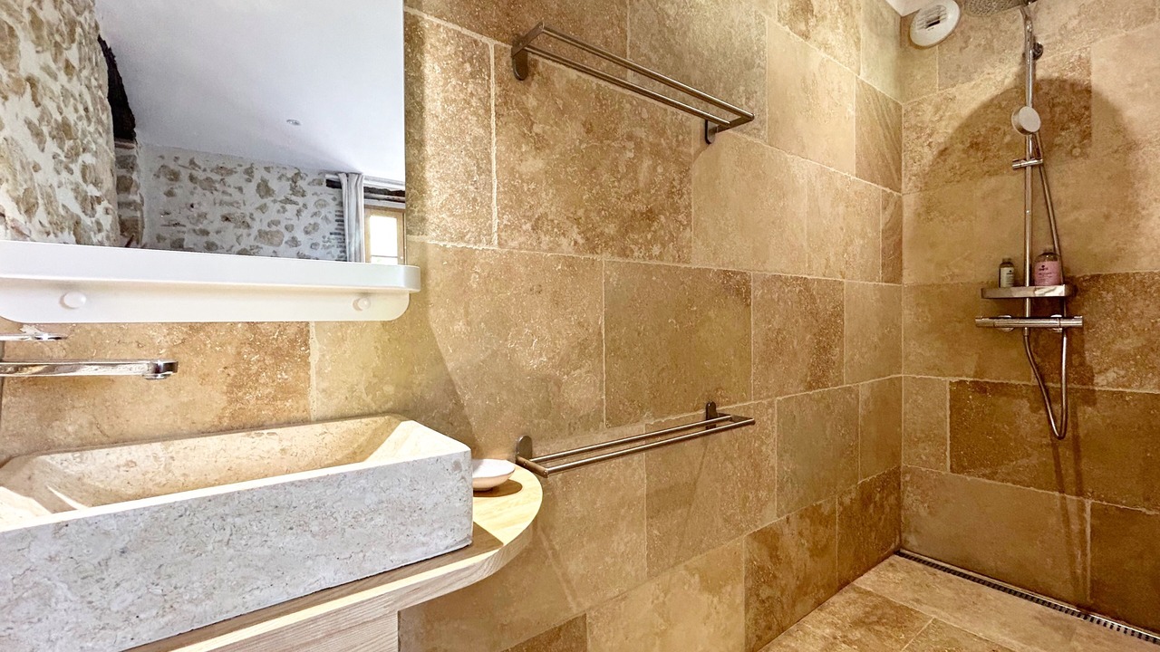 Photo of Bathroom in Castelnau-Barbarens