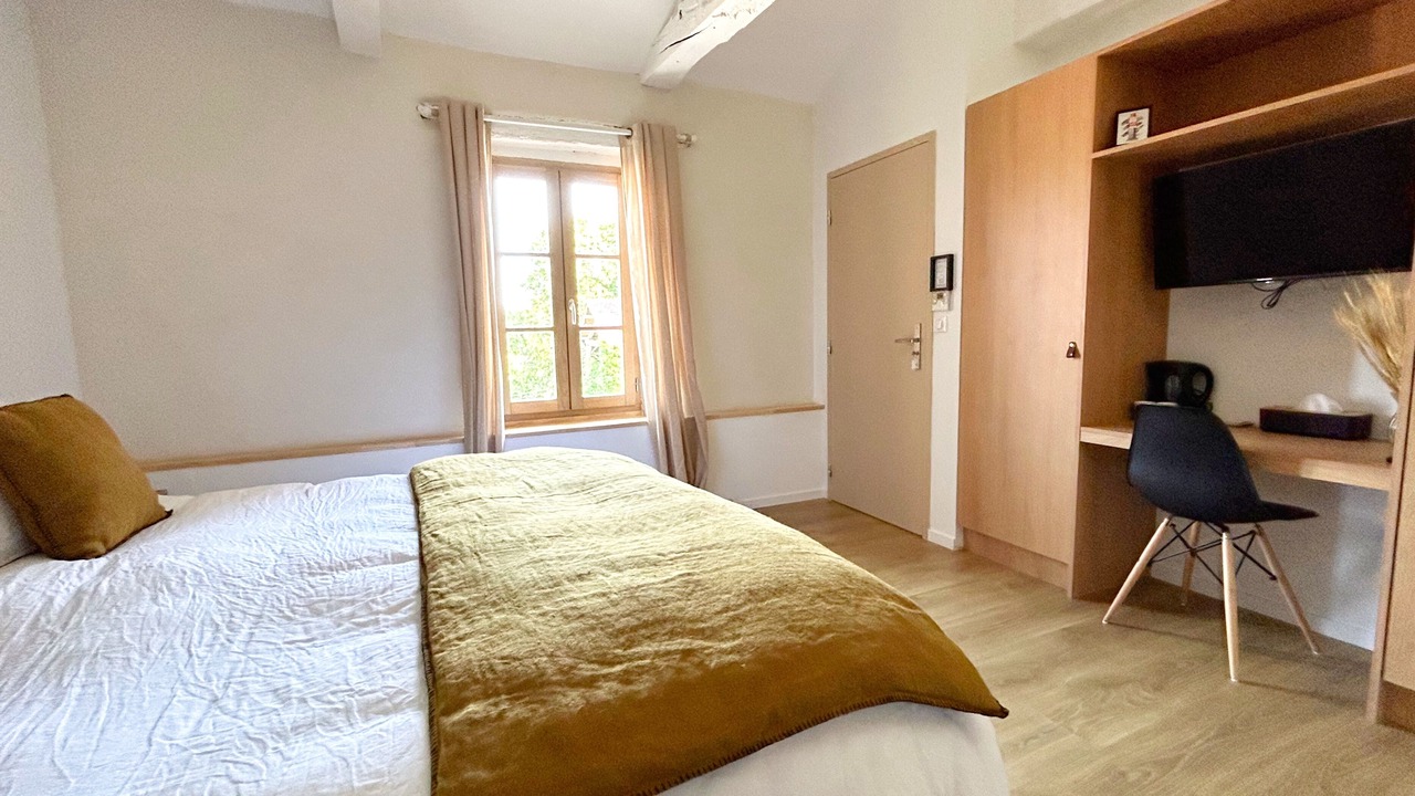 Photo of Bedroom in Castelnau-Barbarens