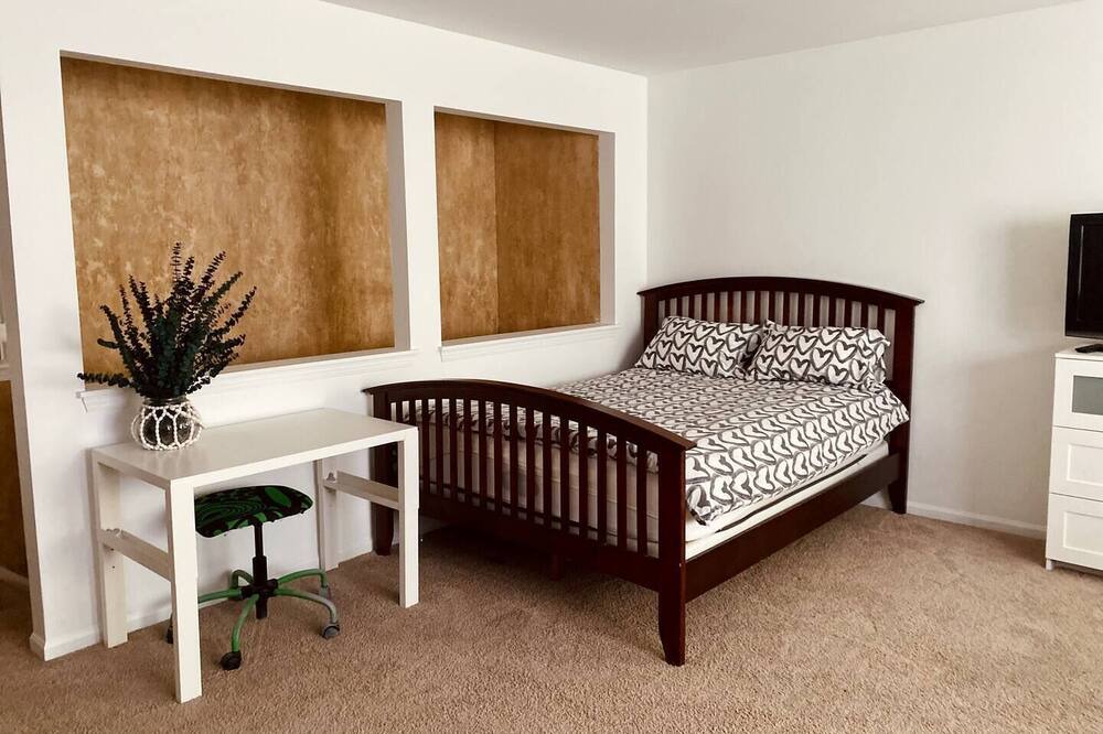 Photo of Bedroom in Carpentersville
