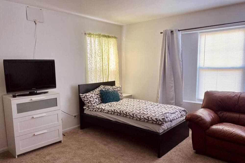 Photo of Bedroom in Carpentersville