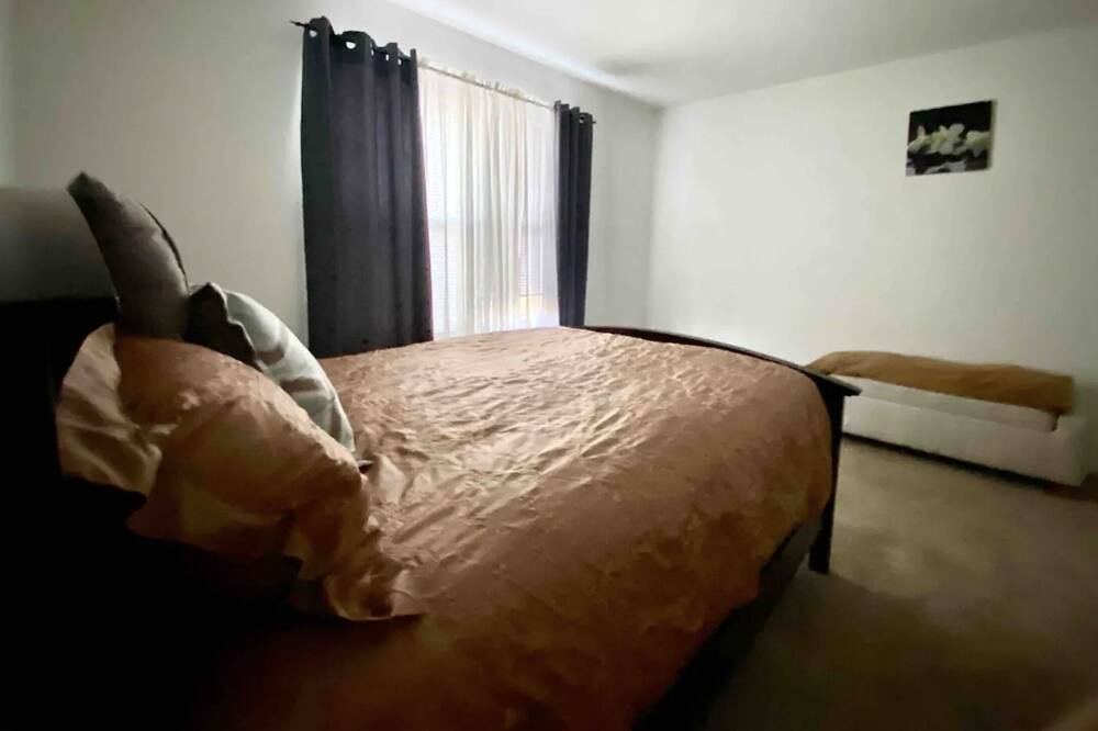 Photo of Bedroom in Carpentersville