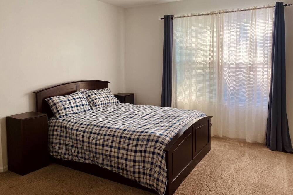 Photo of Bedroom in Carpentersville