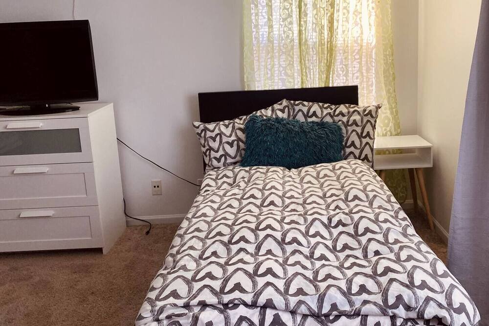 Photo of Bedroom in Carpentersville