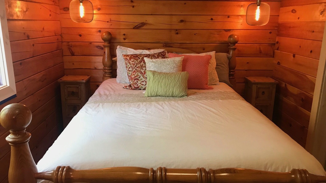 Photo of Bedroom in Irondale