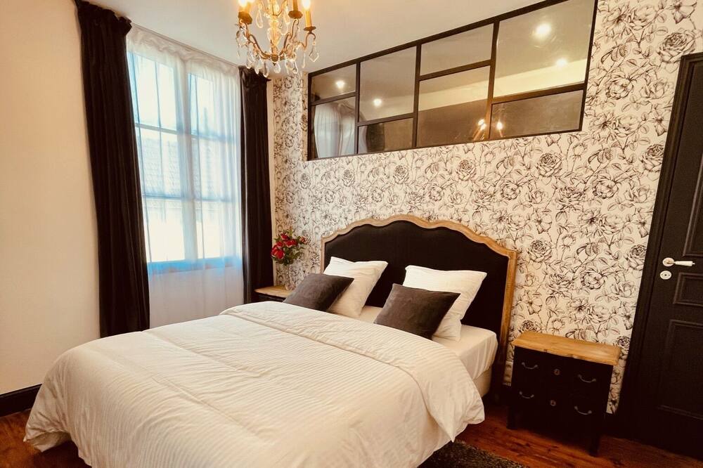 Photo of Bedroom in Vaux-sur-Seine