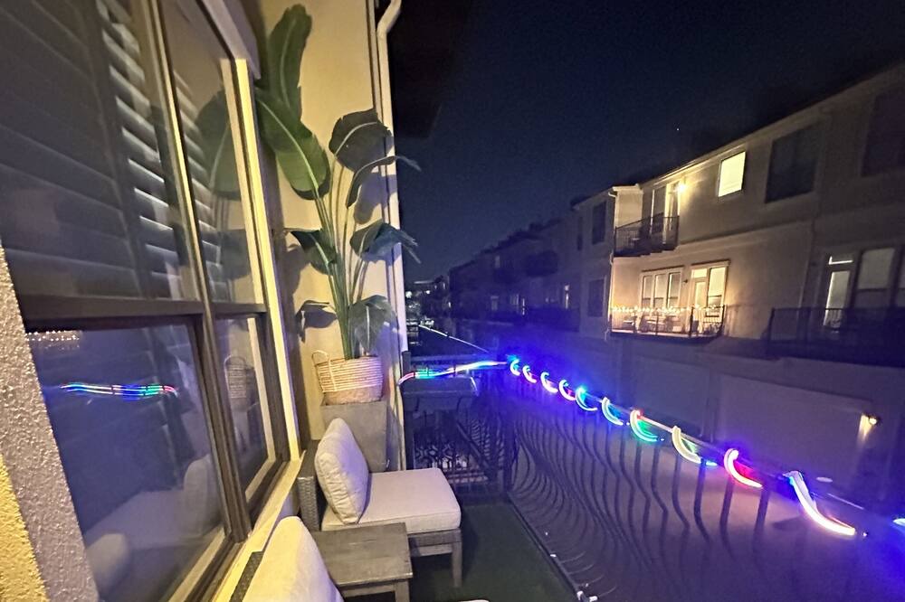 Photo of Patio Balcony in Legacy Town Center North