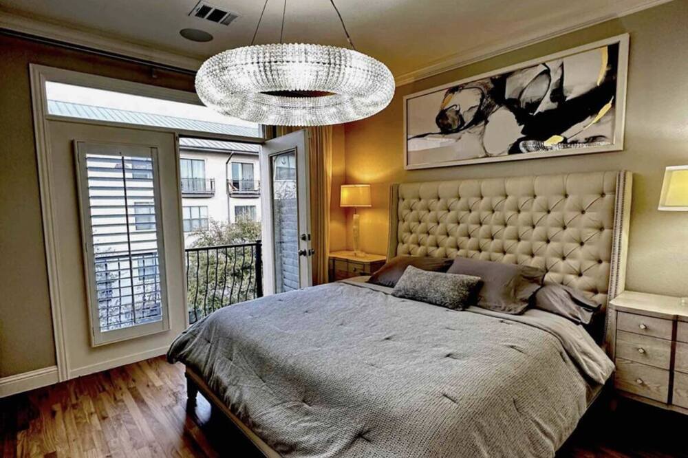 Photo of Bedroom in Legacy Town Center North