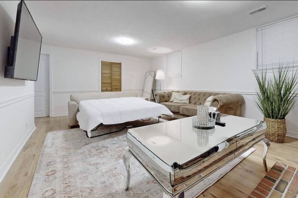 Photo of Bedroom in Richmond Hill