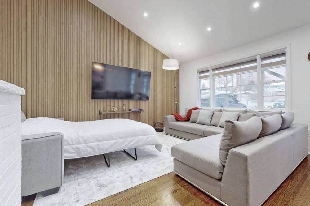 Photo of Livingroom in Richmond Hill