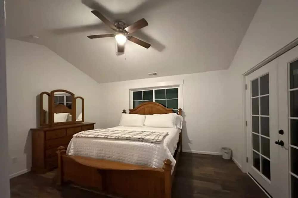 Photo of Bedroom in Mill City