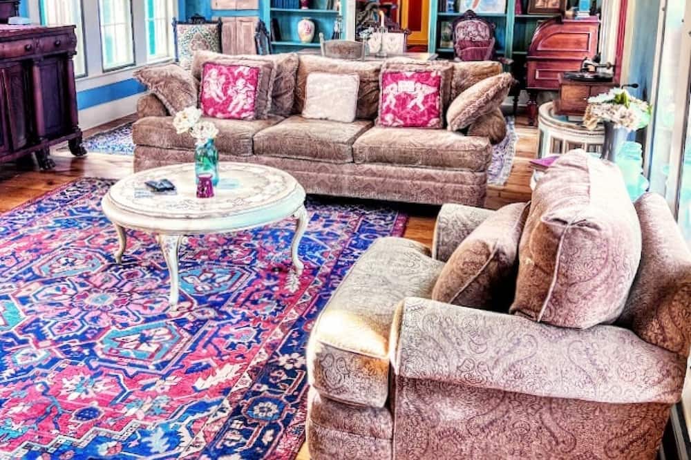 Photo of Livingroom in Franklin Springs