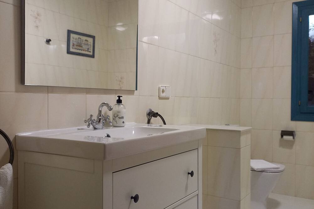 Photo of Bathroom in Azcona
