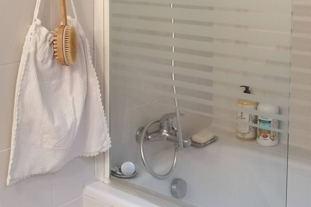 Photo of Bathroom in Gonneville-sur-Honfleur