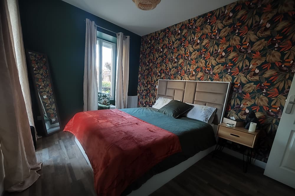 Photo of Bedroom in Chaumes-en-Brie