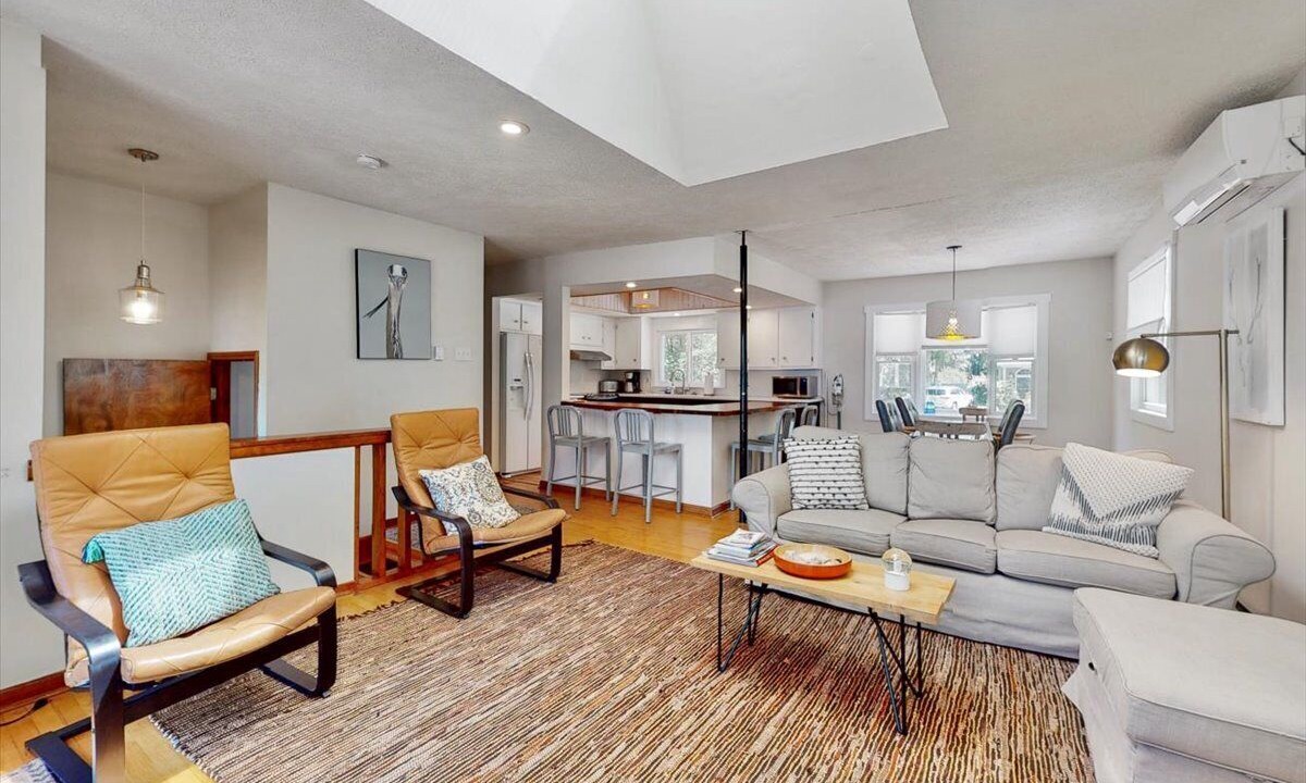 Photo of Livingroom in Jim Thorpe