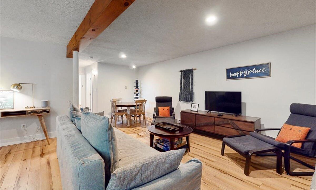 Photo of Livingroom in Jim Thorpe