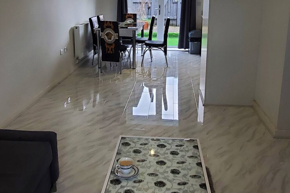 Photo of Others in Openshaw