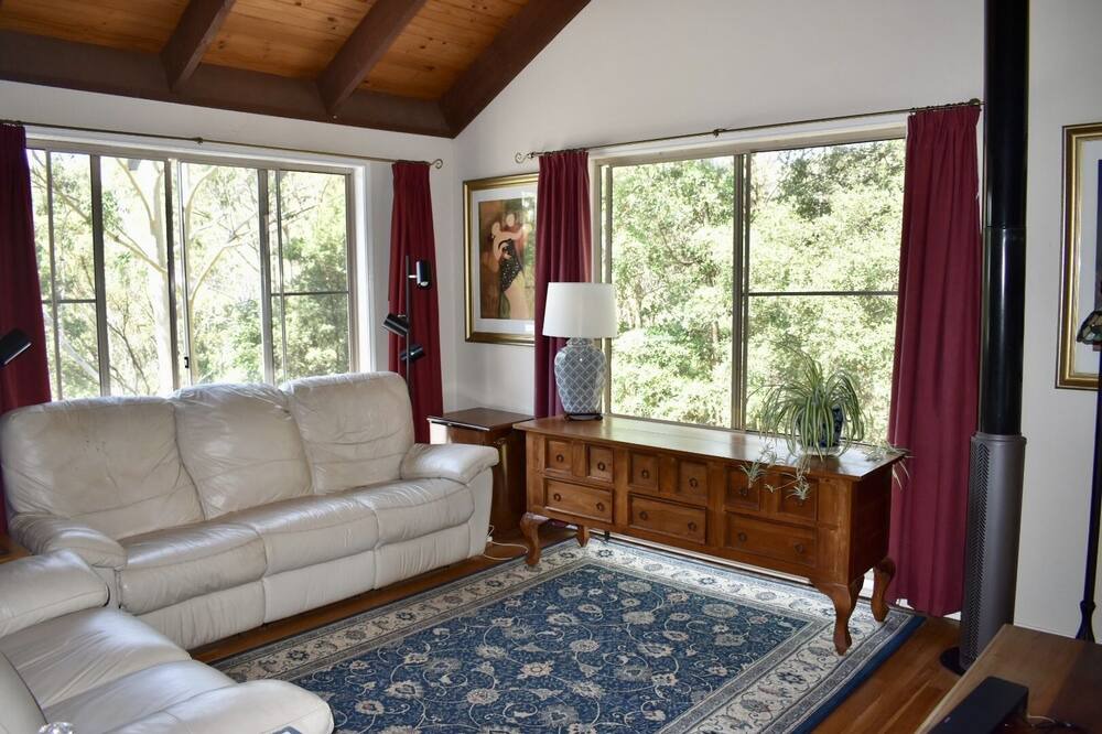 Photo of Livingroom in Fountaindale