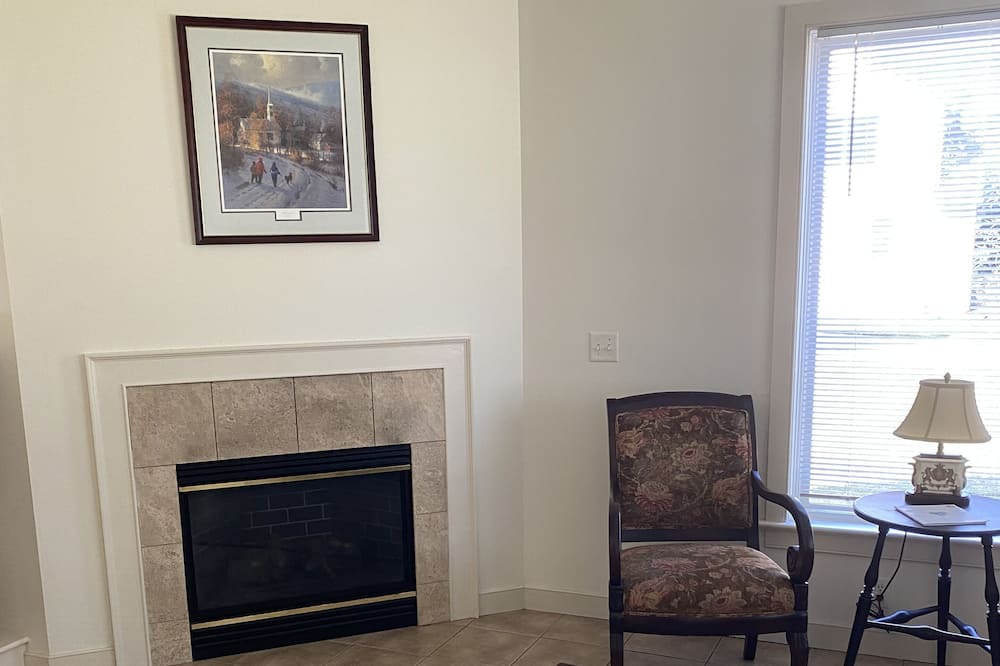 Photo of Livingroom in Rohrerstown