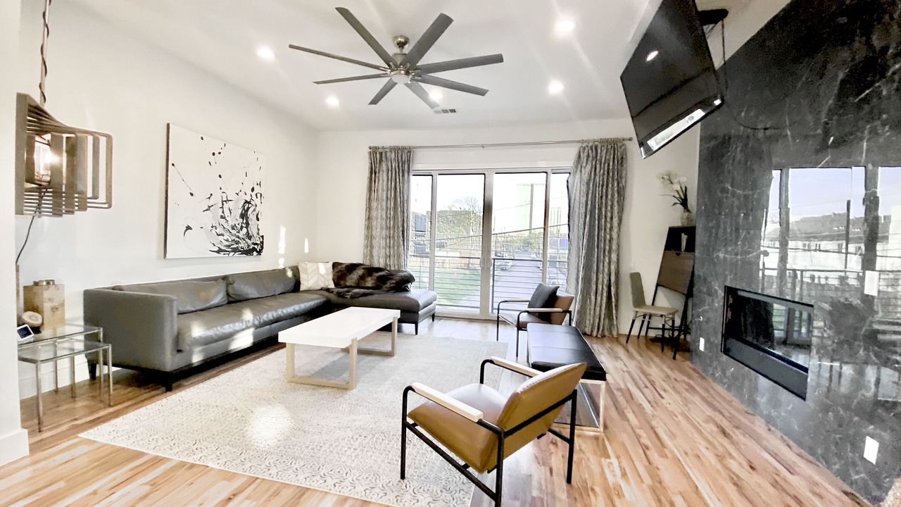 Photo of Livingroom in Old East Dallas