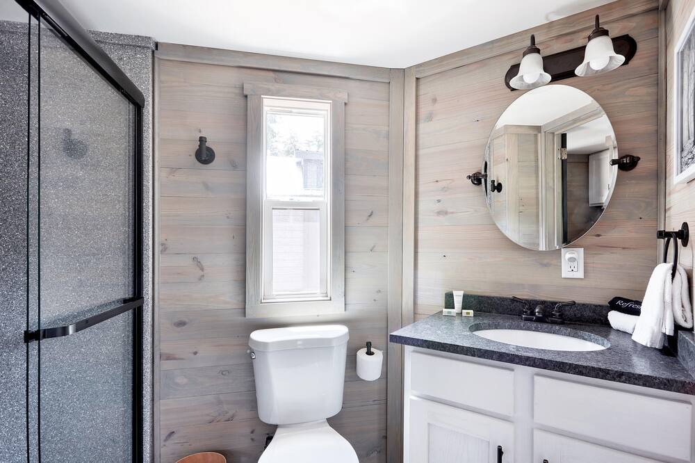 Photo of Bathroom in Arden