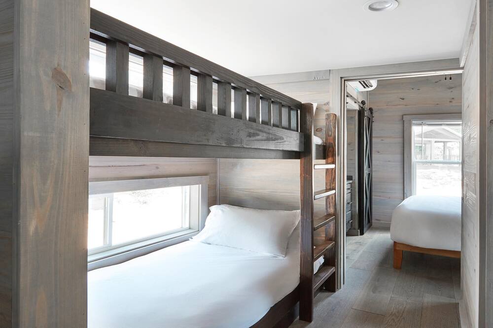 Photo of Bedroom in Arden
