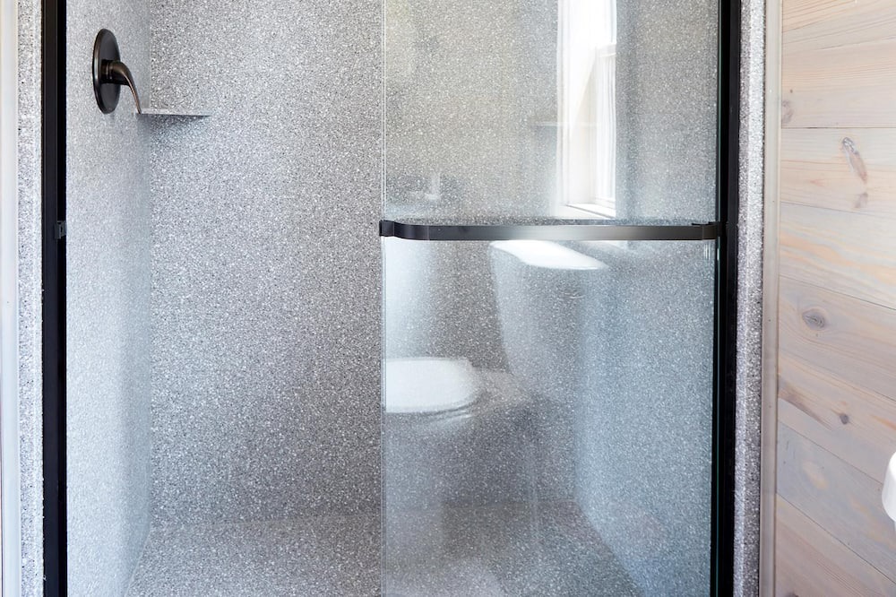 Photo of Bathroom in Arden