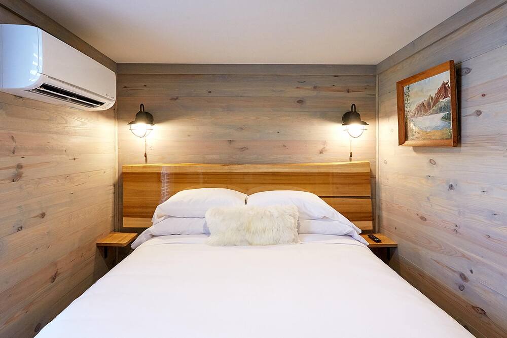 Photo of Bedroom in Arden
