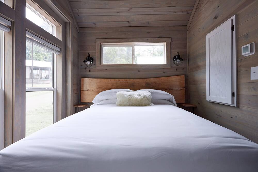 Photo of Bedroom in Arden
