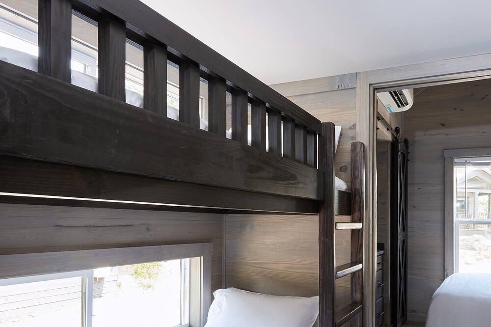 Photo of Bedroom in Arden