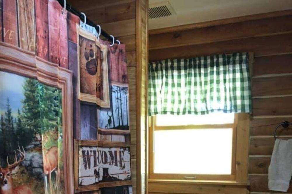 Photo of Bathroom in Luray