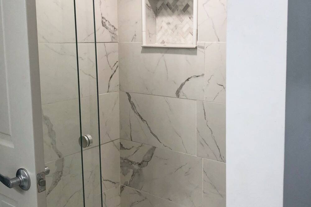 Photo of Bathroom in Luray