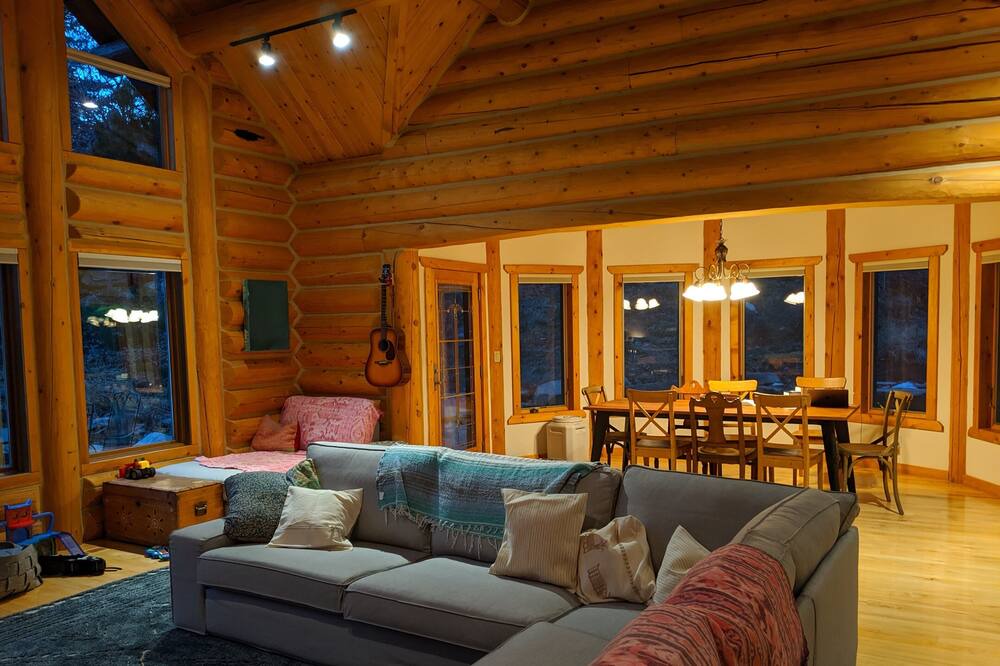 Photo of Livingroom in Pineridge