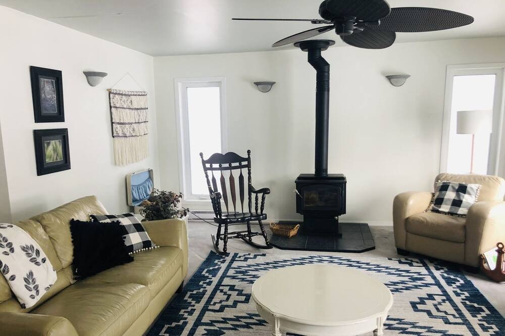 Photo of Livingroom in Lester Beach
