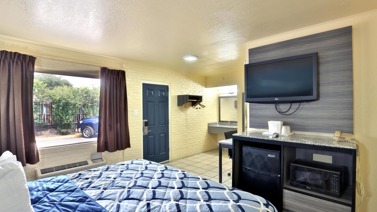 Photo of Bedroom in Oak Park - Northwood
